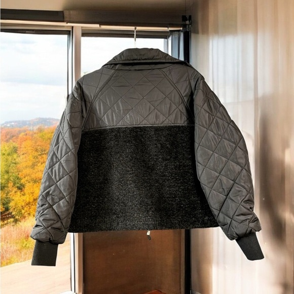 Blank NYC Crop Bomber Jacket Size Small Excellent Condition. - Picture 3 of 9